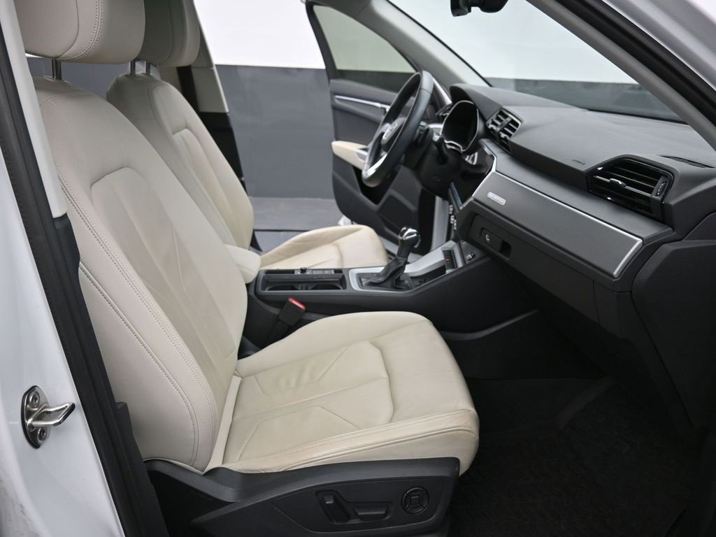 Used 2023 Audi Q3 2.0T Premium Plus w/ Premium Plus Package image 27