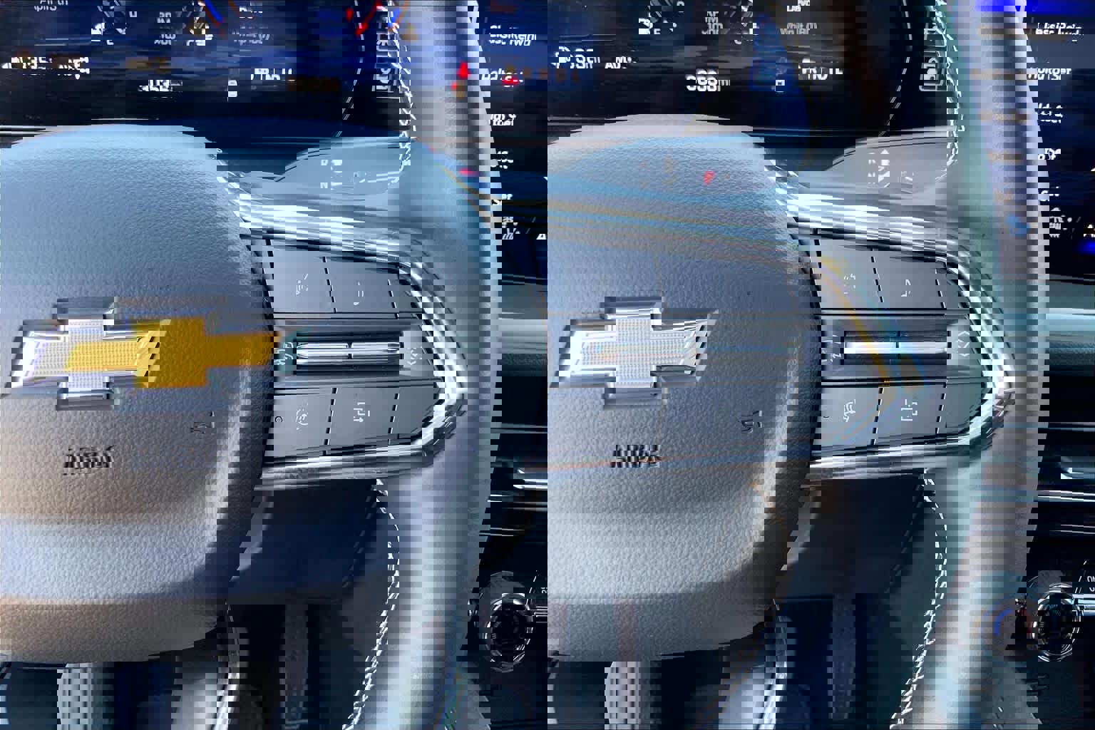 Used 2025 Chevrolet Traverse LT image 25