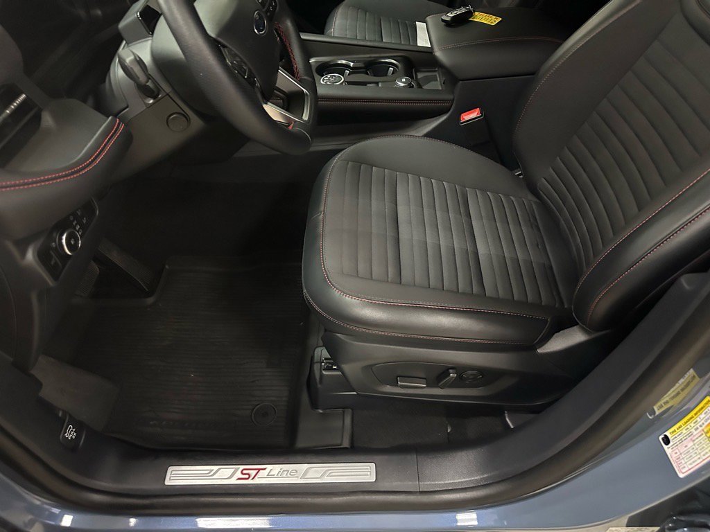 Certified 2025 Ford Explorer ST-Line w/ Premium Package image 21