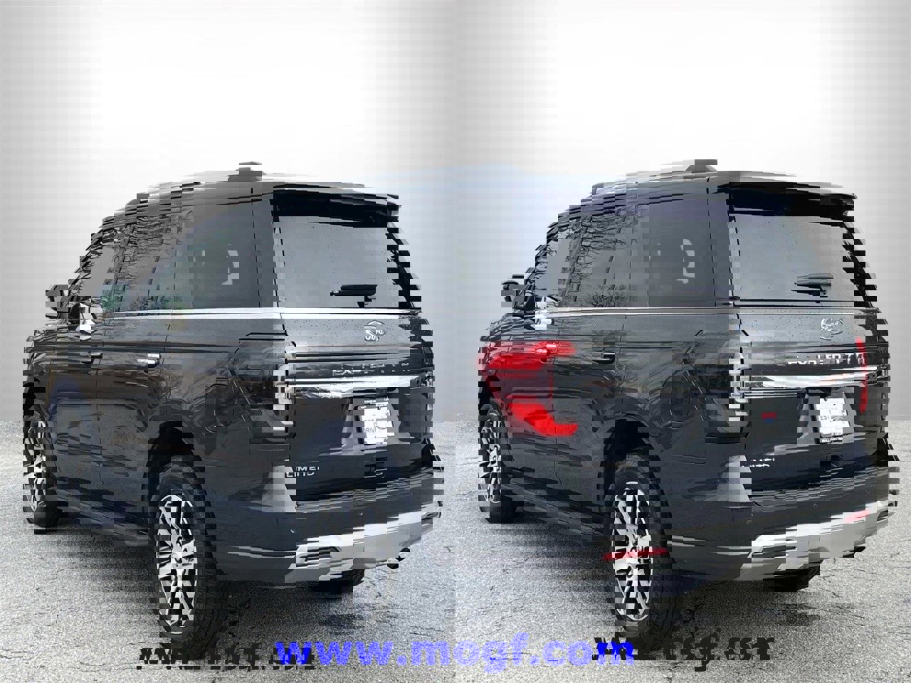 Certified 2024 Ford Expedition Limited image 3