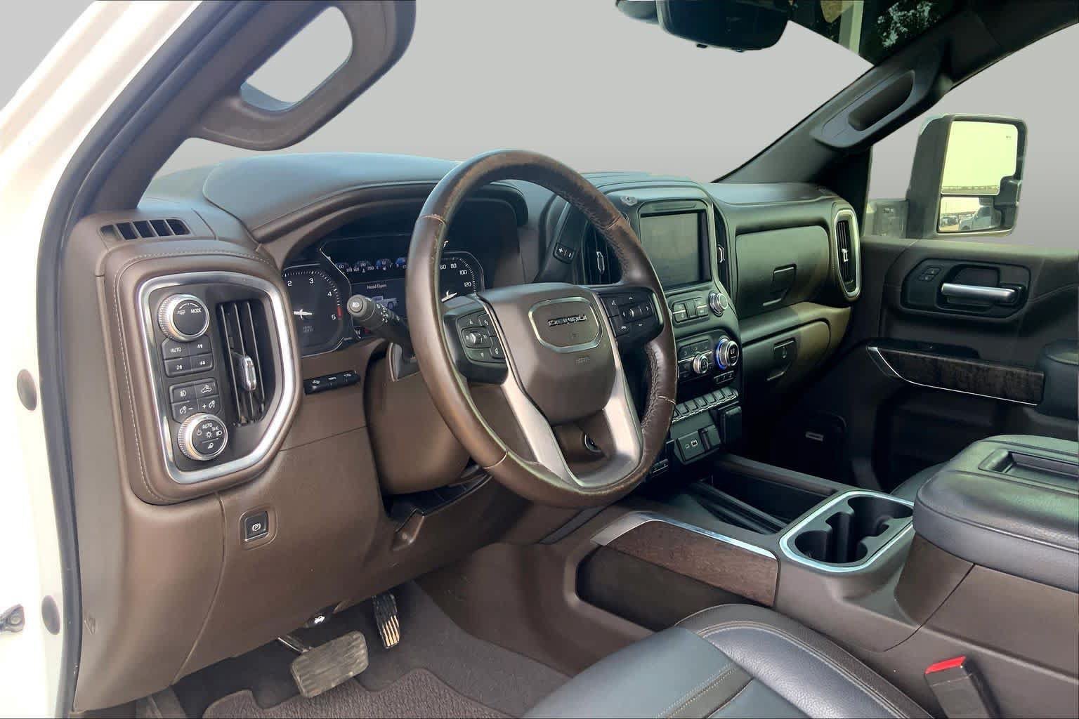 Used 2022 GMC Sierra 2500 Denali w/ Denali Ultimate Package AWD/4WD image 17