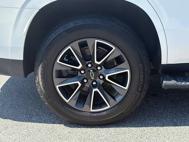 Used 2022 Chevrolet Tahoe Z71 w/ Luxury Package AWD/4WD image 19