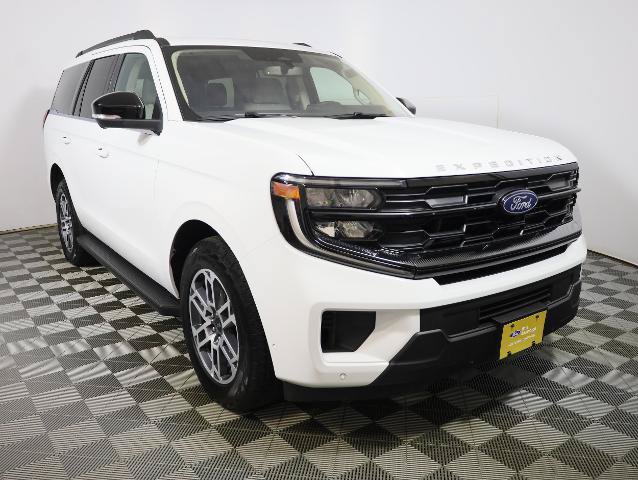 Certified 2025 Ford Expedition Active AWD/4WD image 4