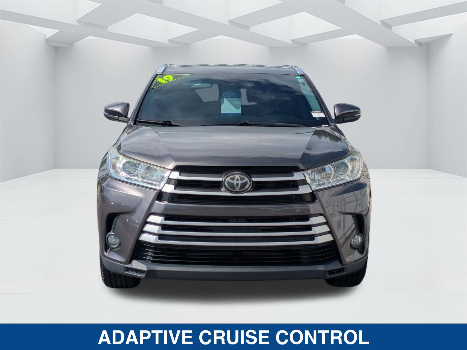 Used 2019 Toyota Highlander XLE FWD image 9