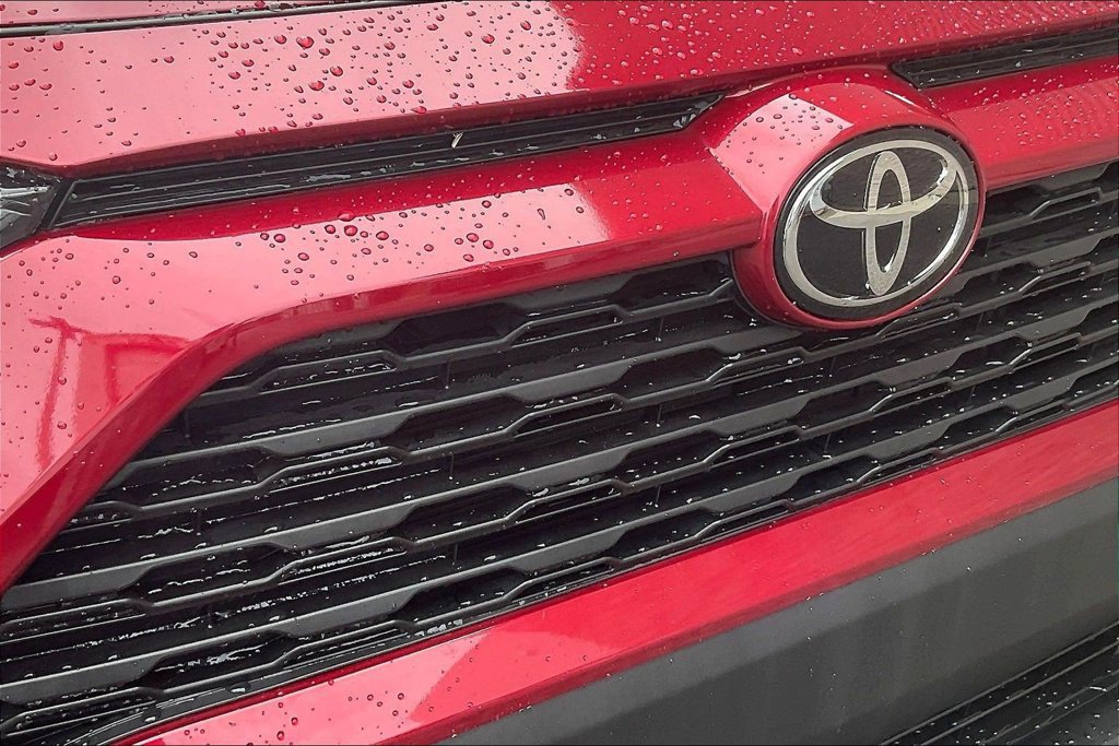 Used 2023 Toyota RAV4 XLE FWD image 34