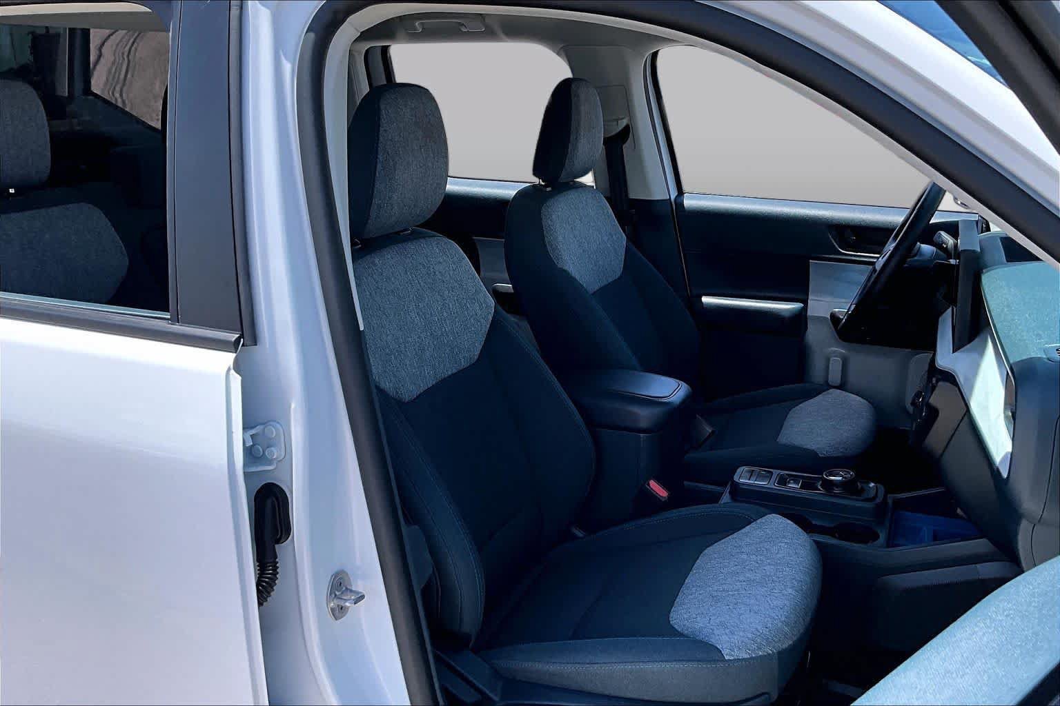 Certified 2025 Ford Maverick XLT w/ XLT Luxury Package FWD image 9