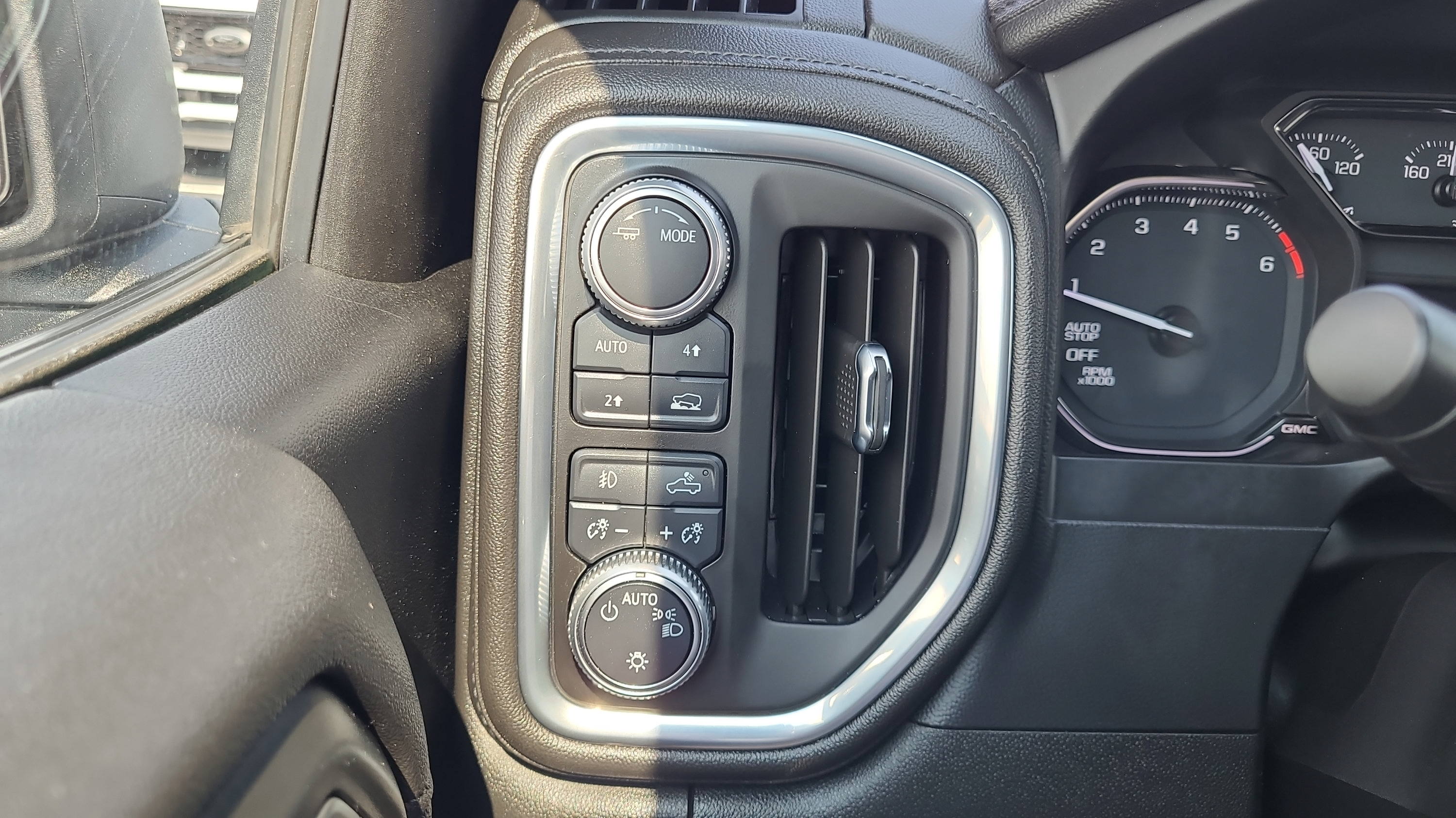 Used 2021 GMC Sierra 1500 Elevation AWD/4WD image 25