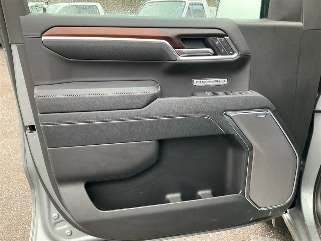 Used 2025 GMC Sierra 1500 Denali w/ Denali Reserve Package image 17