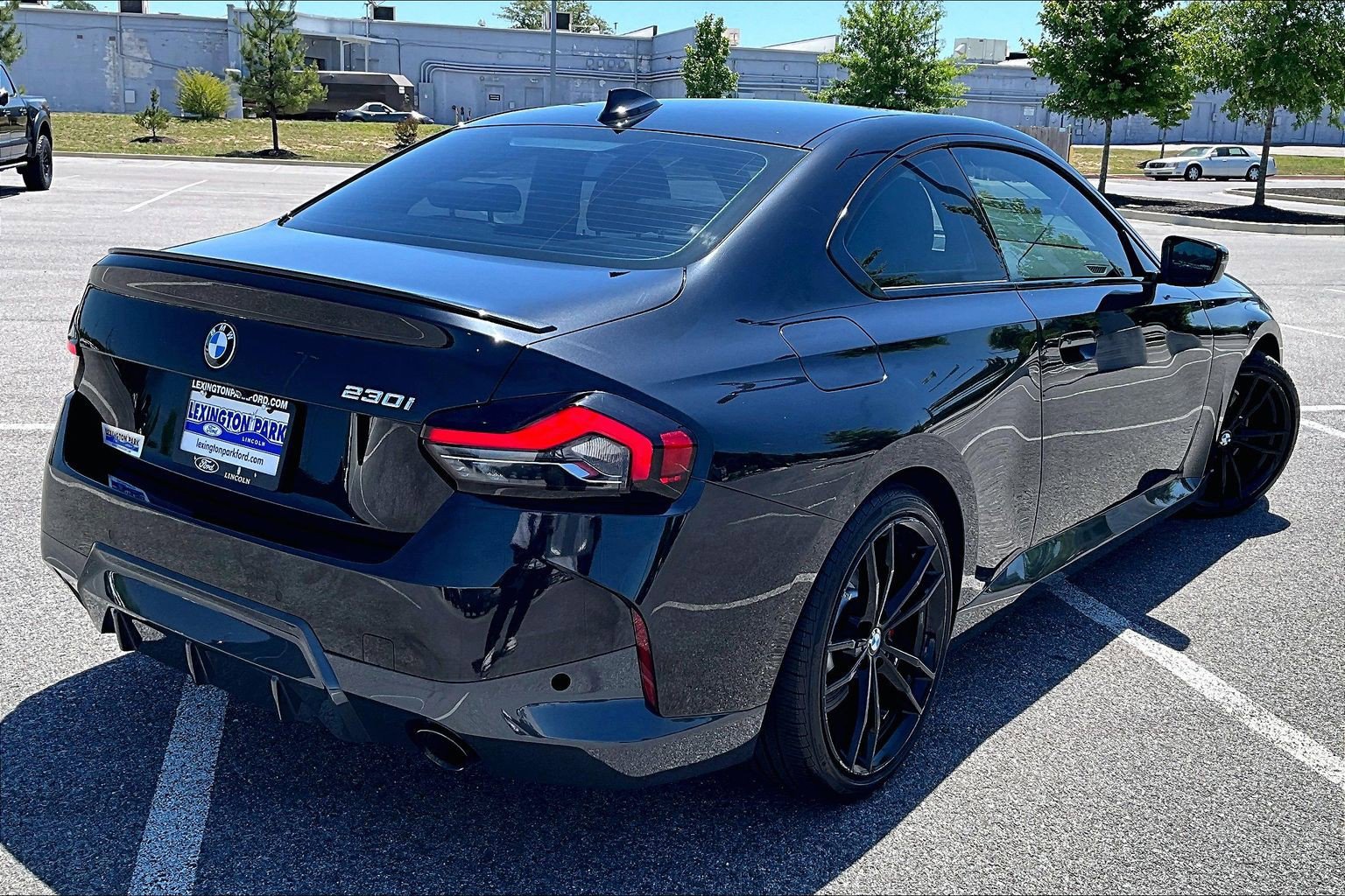 Used 2022 BMW 230i Coupe w/ Premium Package RWD image 4