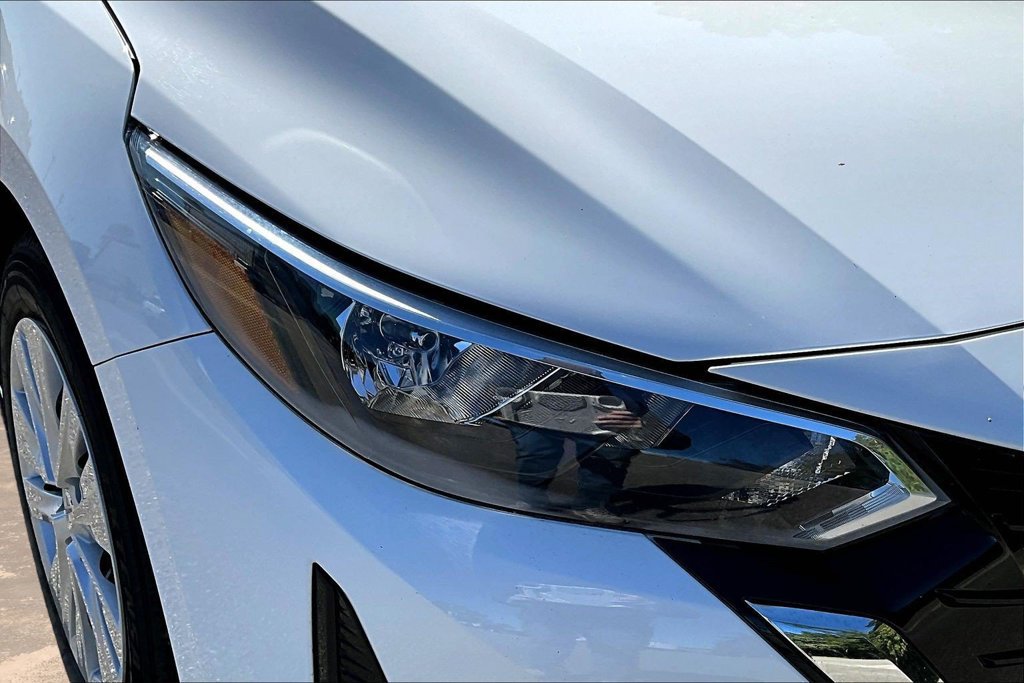 Used 2025 Nissan Sentra SV FWD image 34