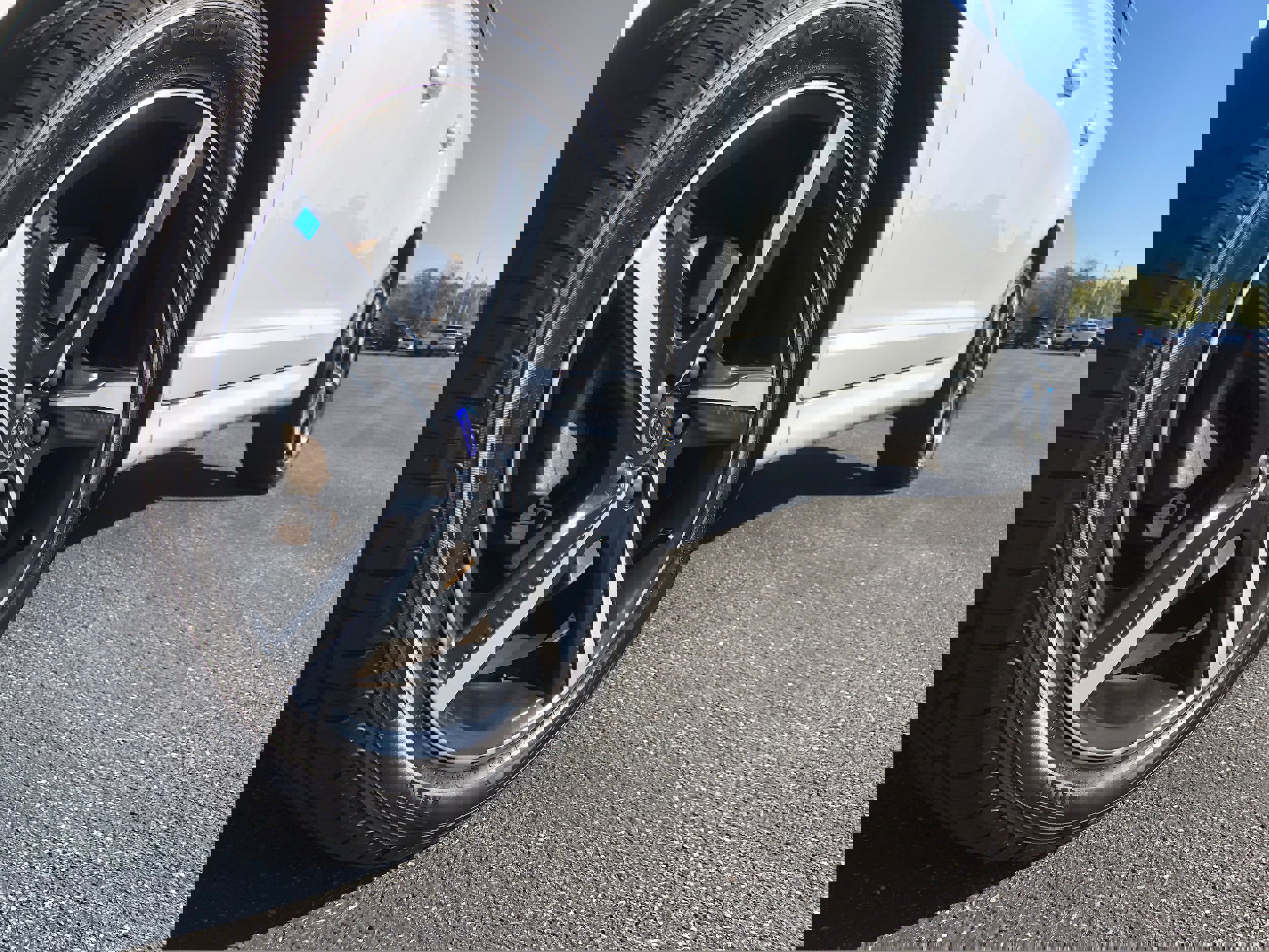 Used 2016 Volvo XC60 T6 R-Design Platinum w/ Climate Package image 21