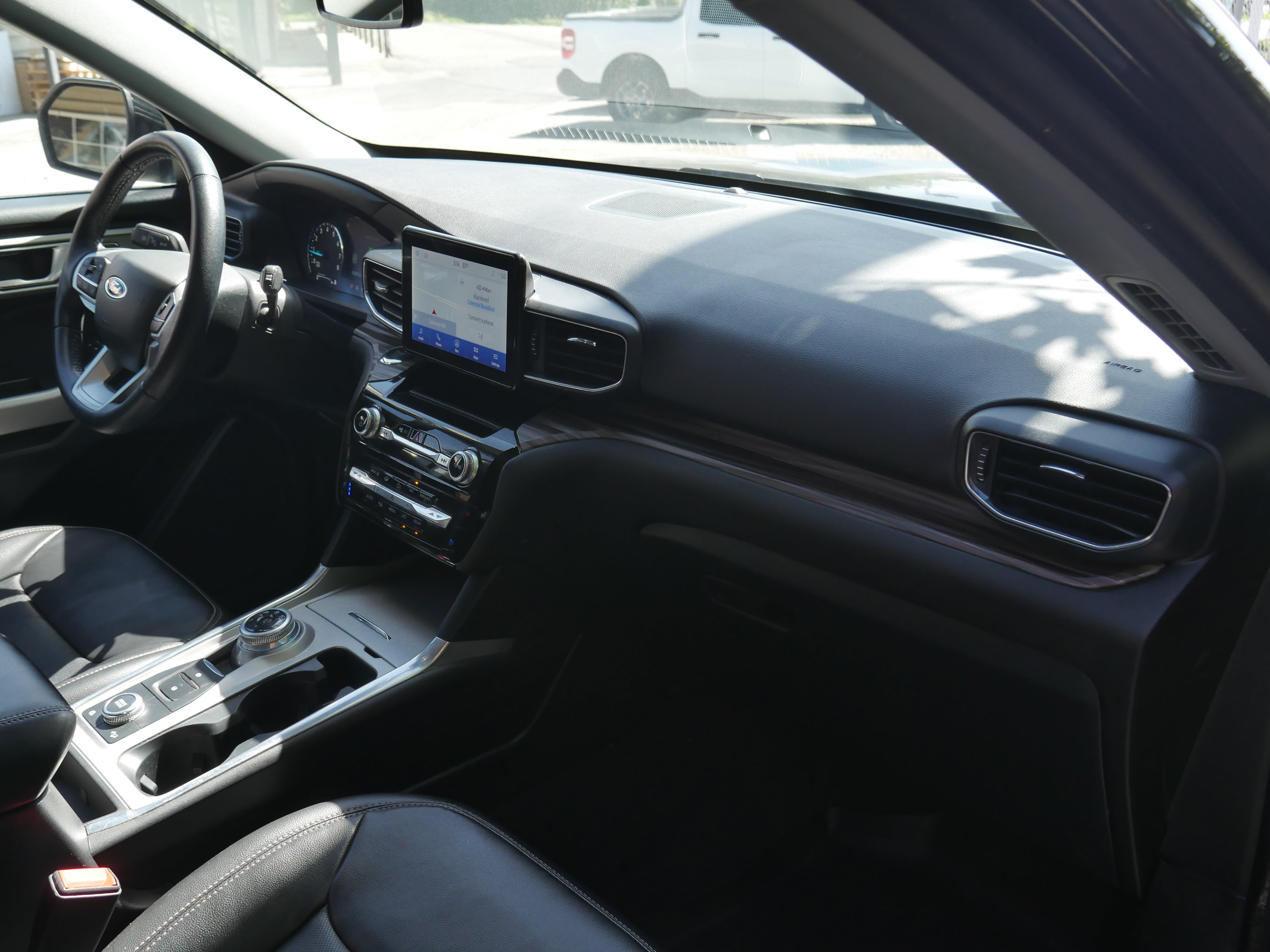 Certified 2022 Ford Explorer Limited AWD/4WD image 28
