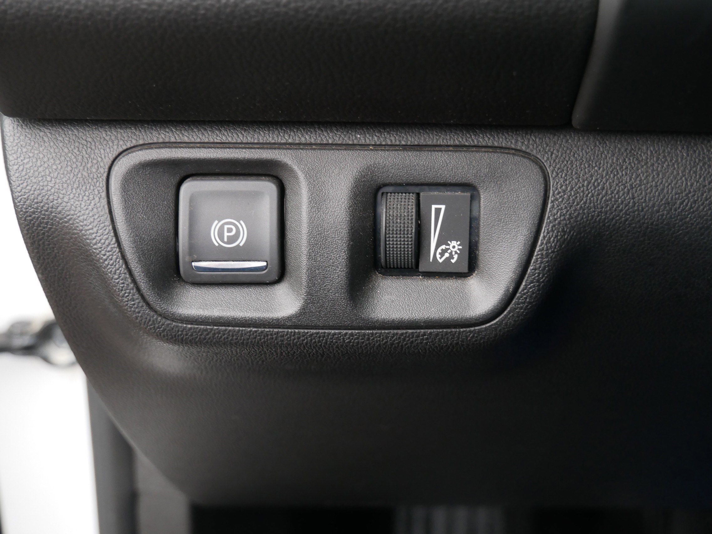 Used 2018 GMC Acadia Denali w/ Technology Package image 26