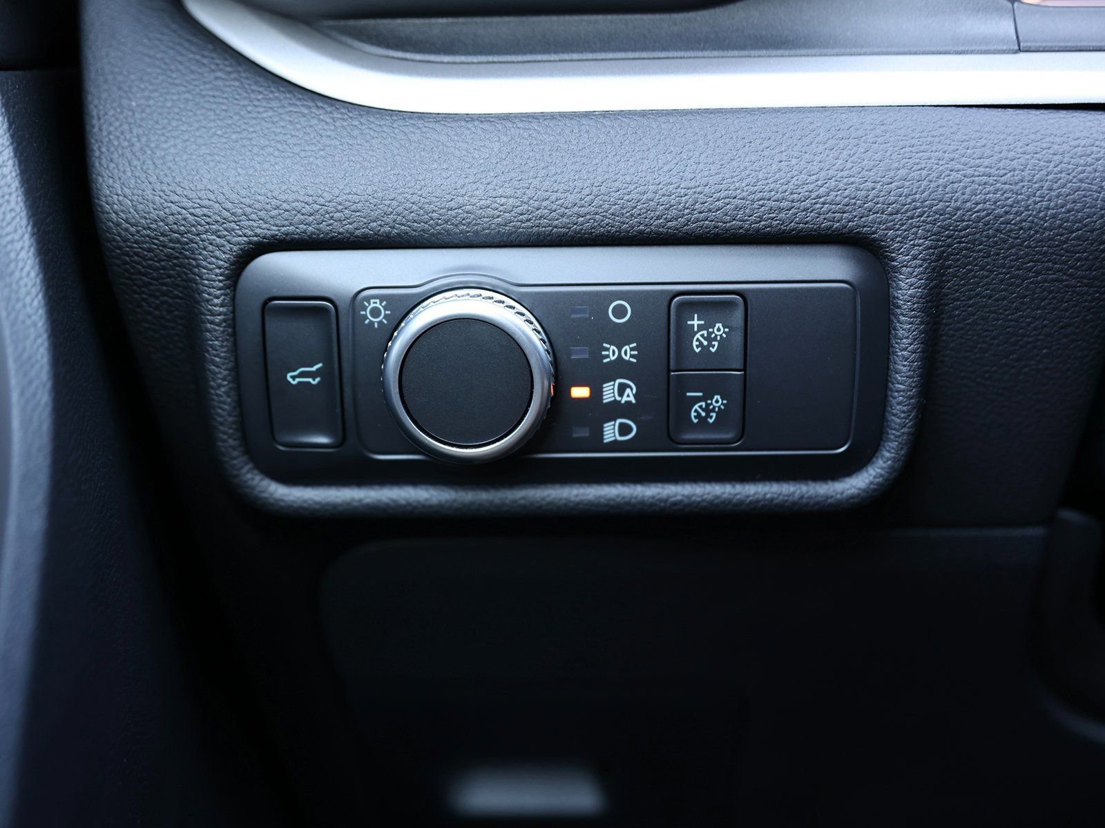 Certified 2022 Ford Explorer XLT w/ Class IV Trailer Tow Package image 39