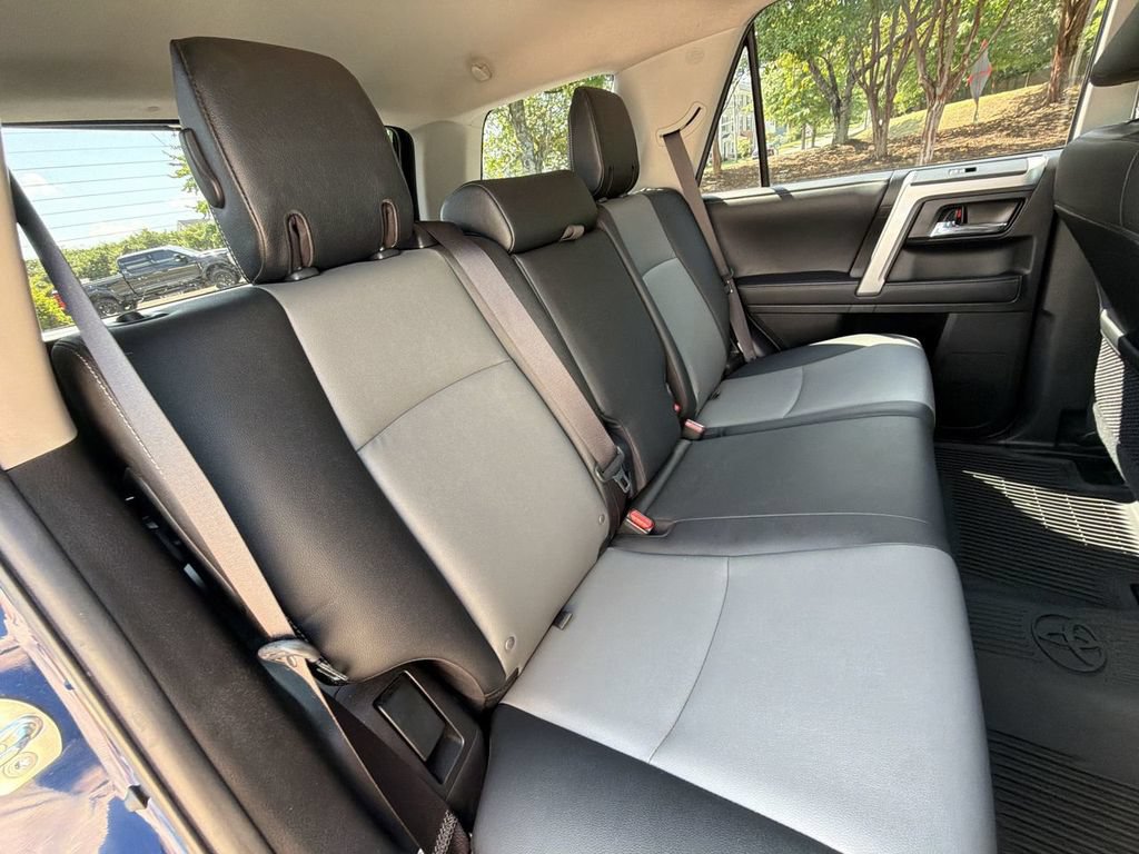 Used 2021 Toyota 4Runner SR5 Premium w/ Moonroof Package AWD/4WD image 28
