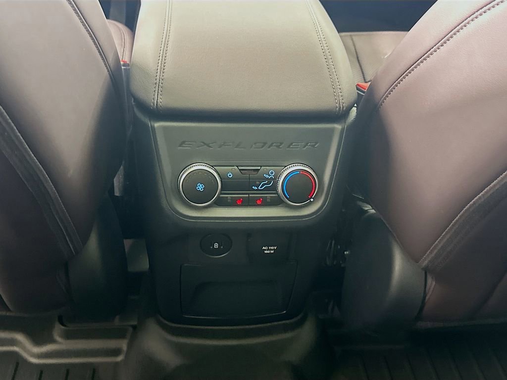 Certified 2025 Ford Explorer Platinum w/ Ultimate Package image 27