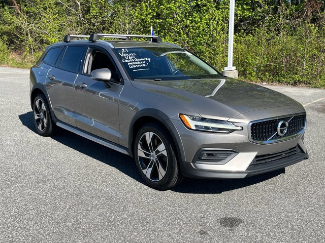Used 2021 Volvo V60 T5 Cross Country image 8