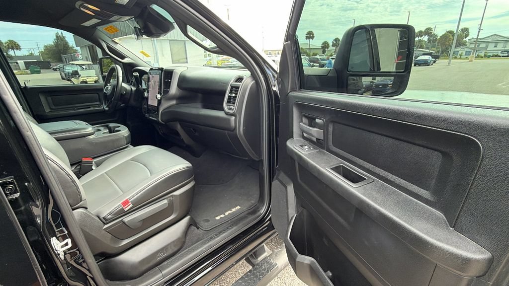 Used 2025 RAM 3500 Tradesman AWD/4WD image 27