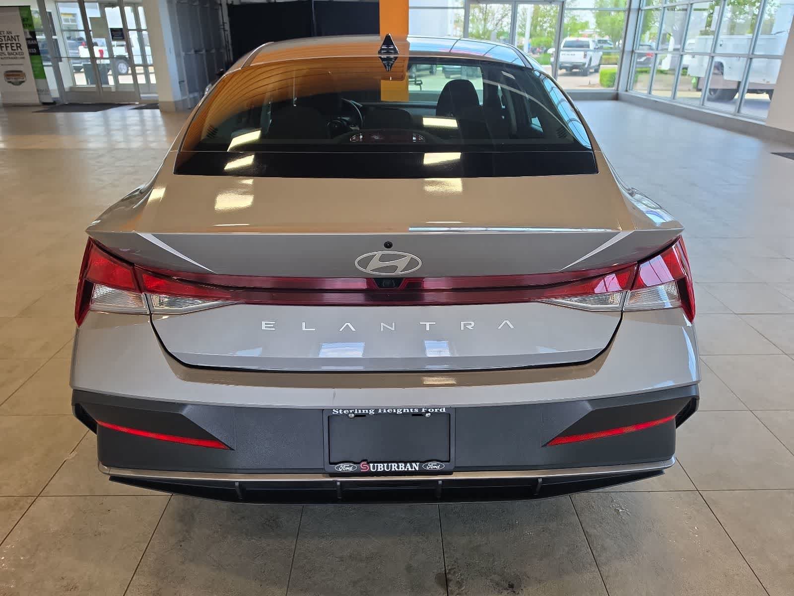 Used 2024 Hyundai Elantra SEL FWD image 9