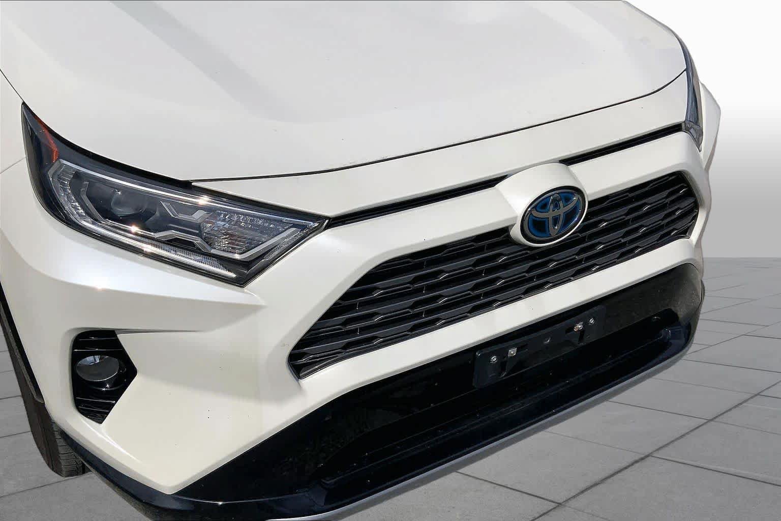 Used 2021 Toyota RAV4 XSE AWD/4WD image 30