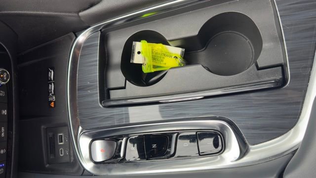 Used 2024 Buick Enclave Premium image 17