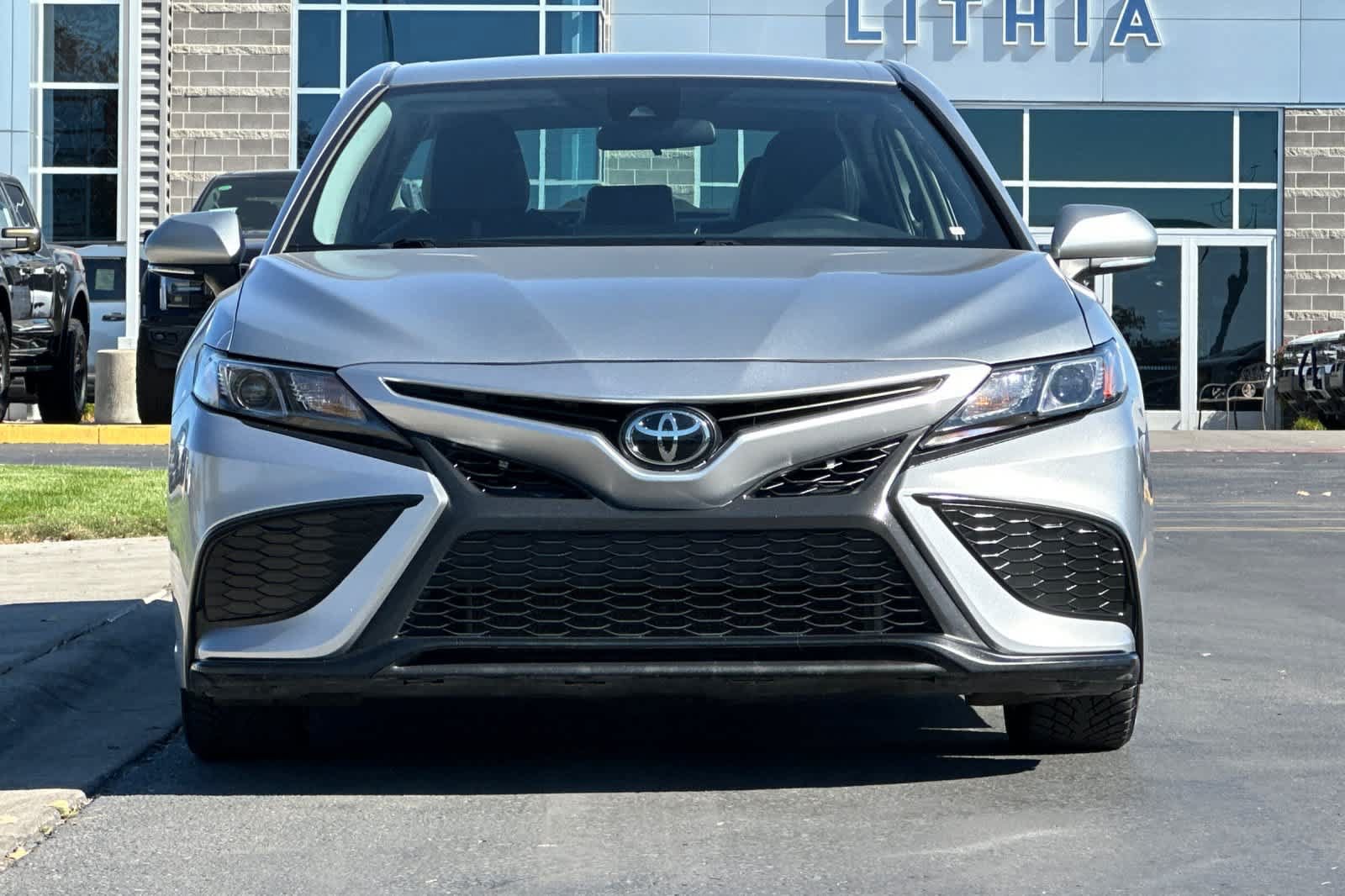 Used 2024 Toyota Camry SE FWD image 10