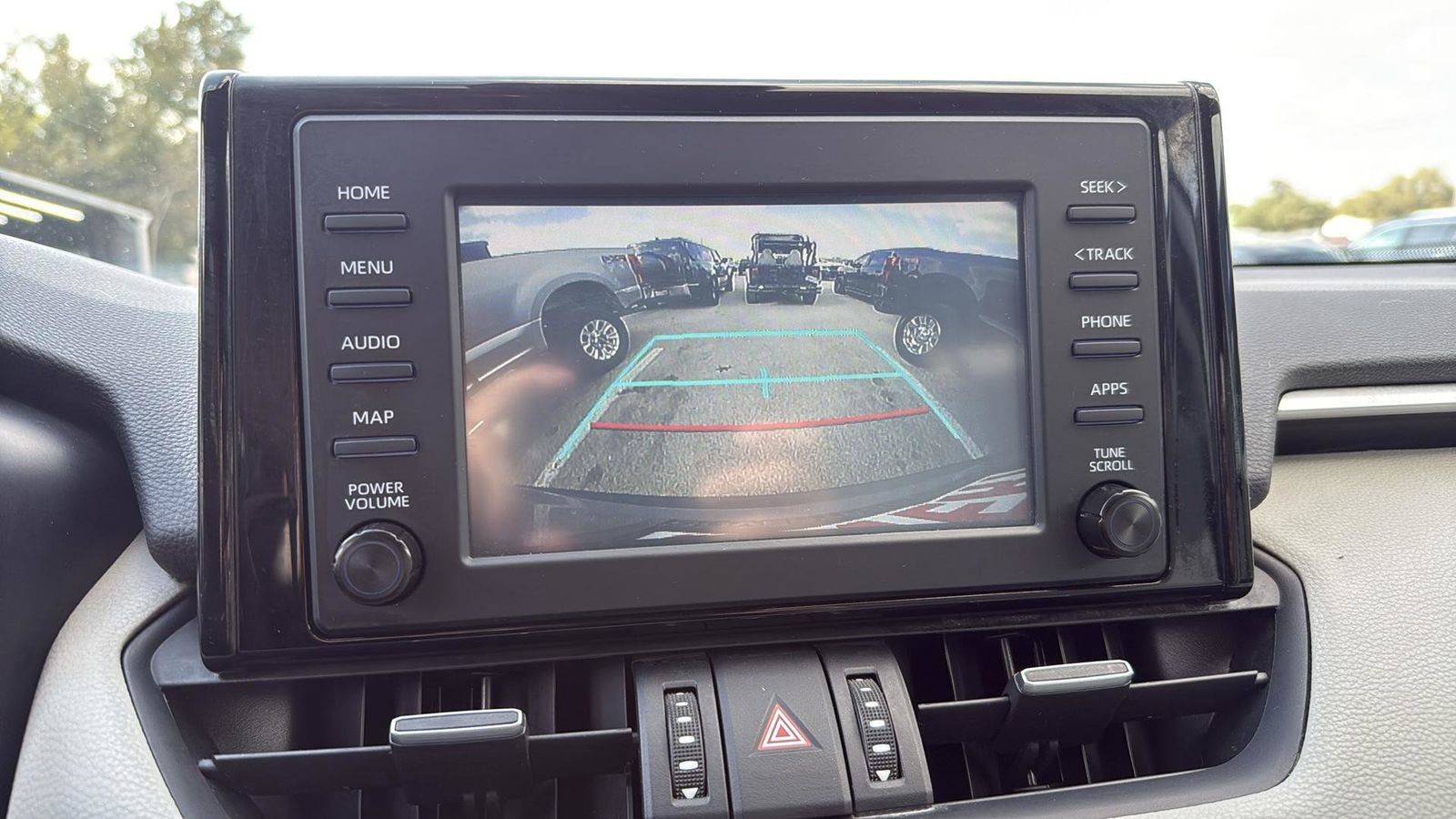 Used 2019 Toyota RAV4 XLE Premium image 18