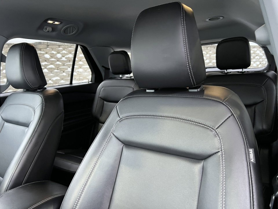 Certified 2022 Ford Explorer XLT w/ Equipment Group 202A image 13