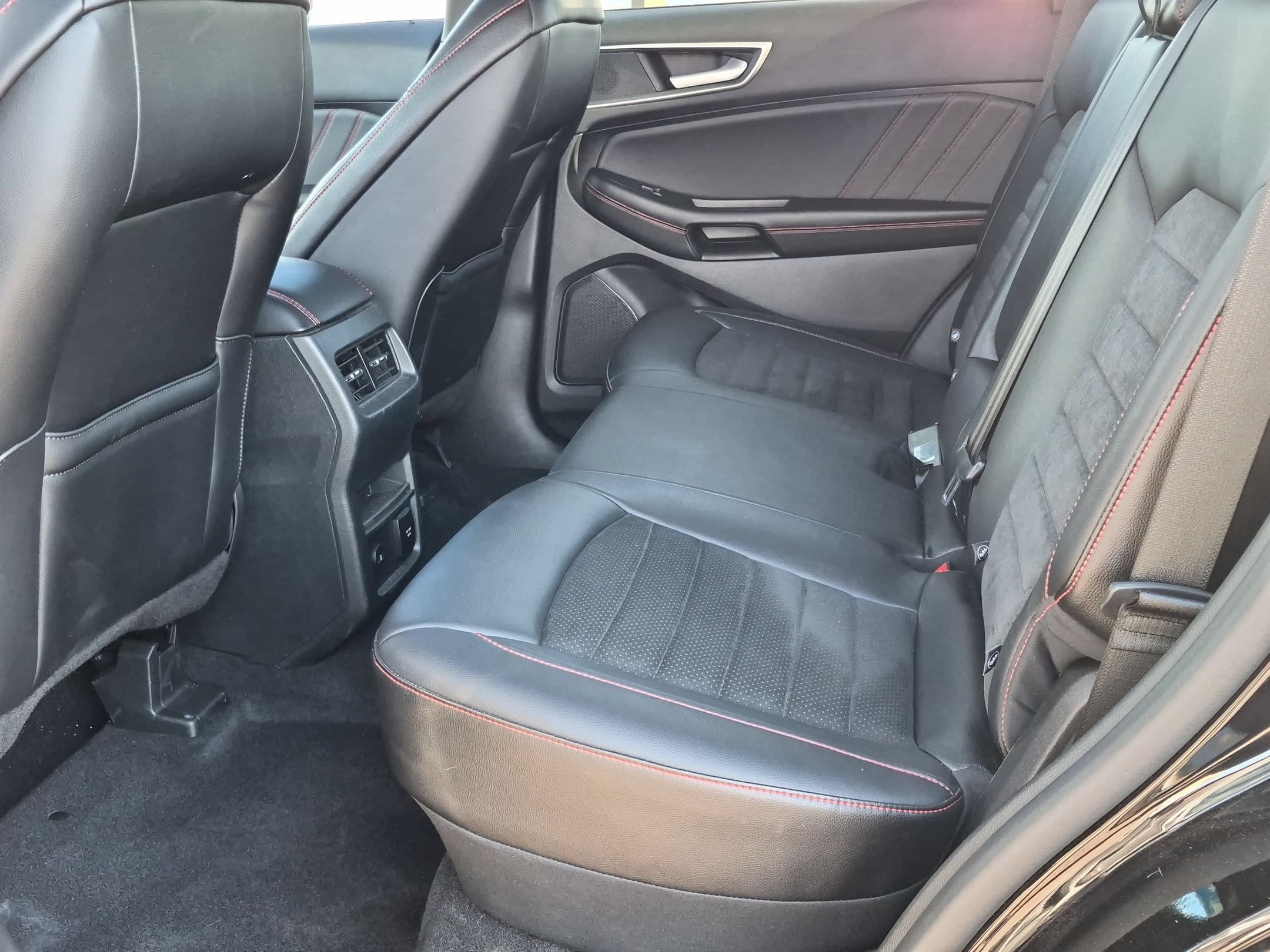 Certified 2024 Ford Edge ST-Line AWD/4WD image 23