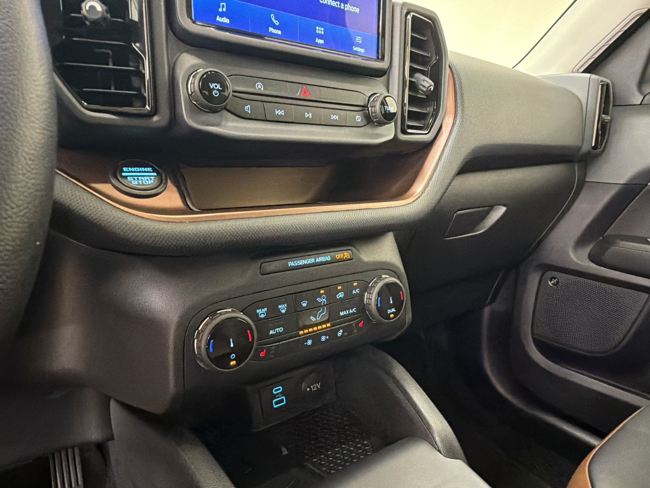 Certified 2022 Ford Bronco Sport Outer Banks w/ Tech Package AWD/4WD image 25