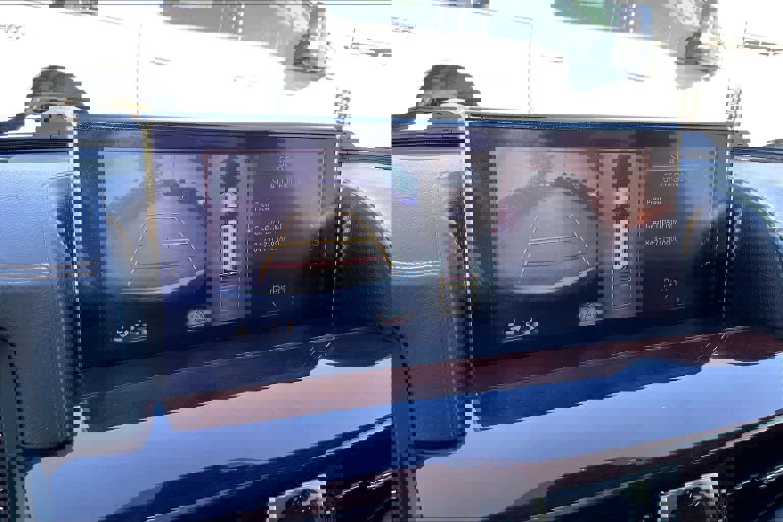 Used 2017 Lexus LX 570 4WD w/ Luxury Package image 27