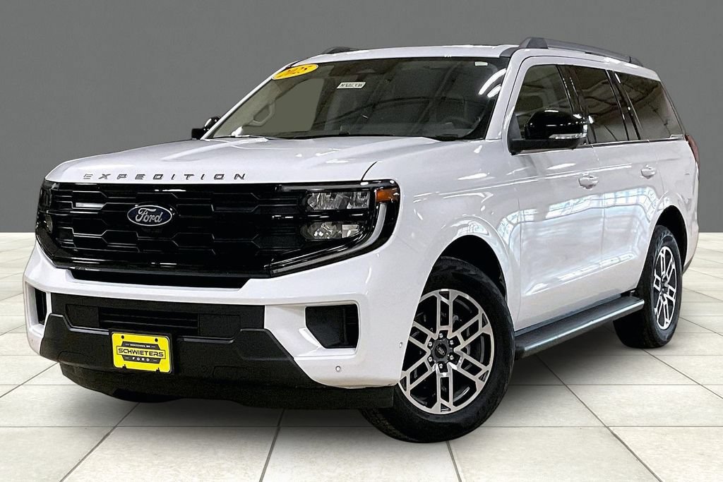 Certified 2025 Ford Expedition Active AWD/4WD image 2