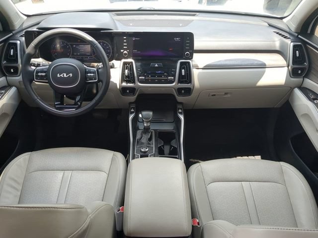 Used 2022 Kia Sorento EX w/ Panoramic Sunroof Package FWD image 17