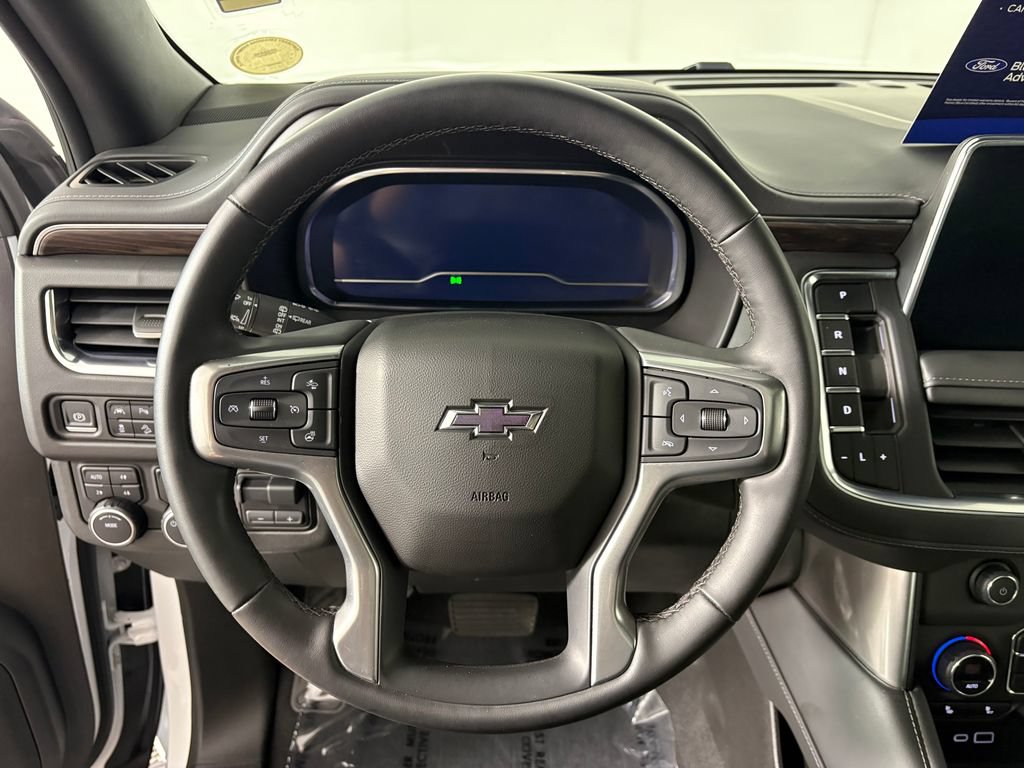 Used 2023 Chevrolet Tahoe Z71 w/ Luxury Package AWD/4WD image 16