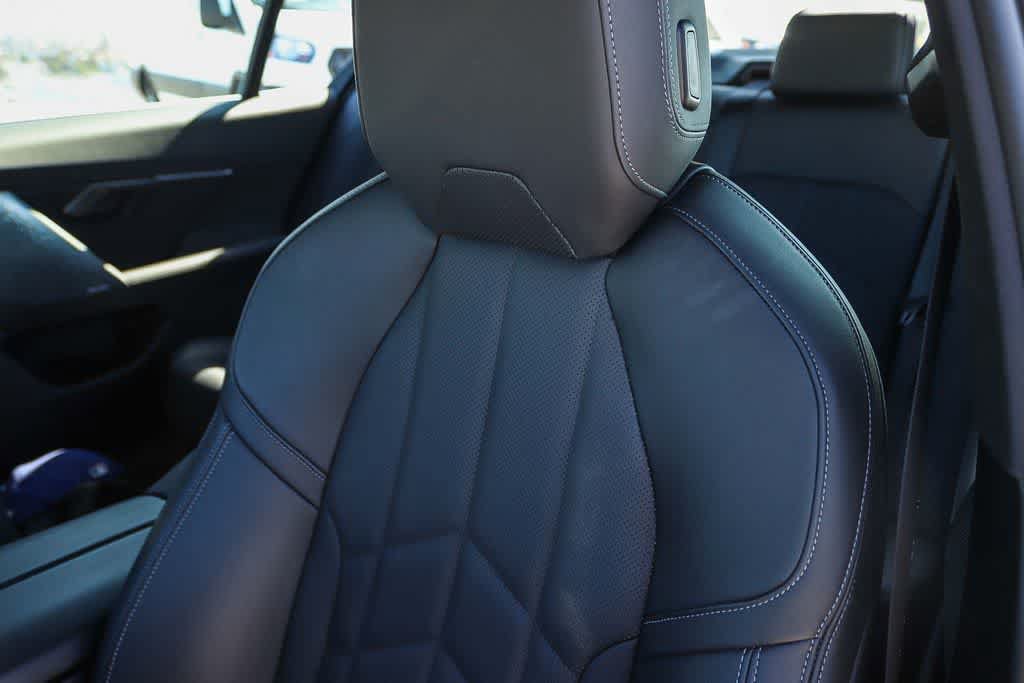 Used 2025 BMW 530i RWD image 26