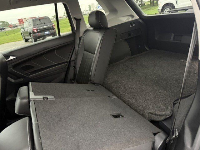 Used 2022 Volkswagen Tiguan SE AWD/4WD image 29
