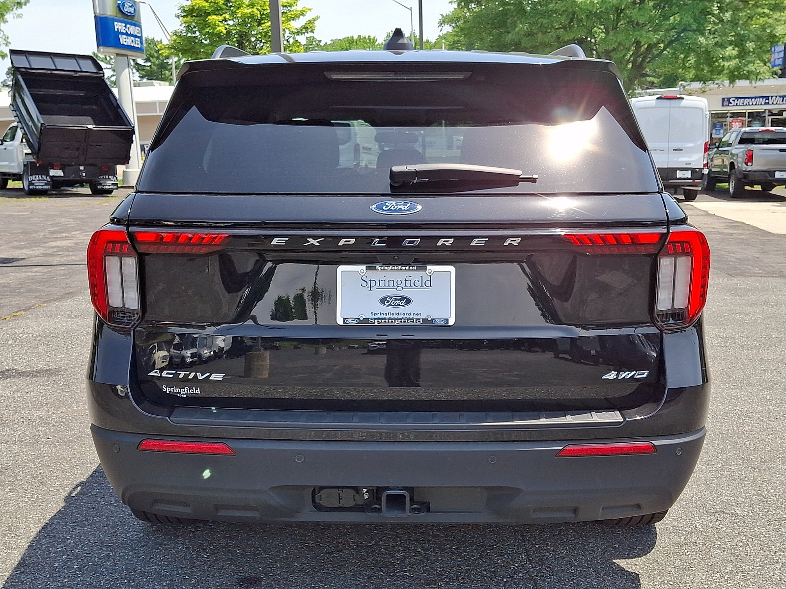 Certified 2025 Ford Explorer Active AWD/4WD image 5