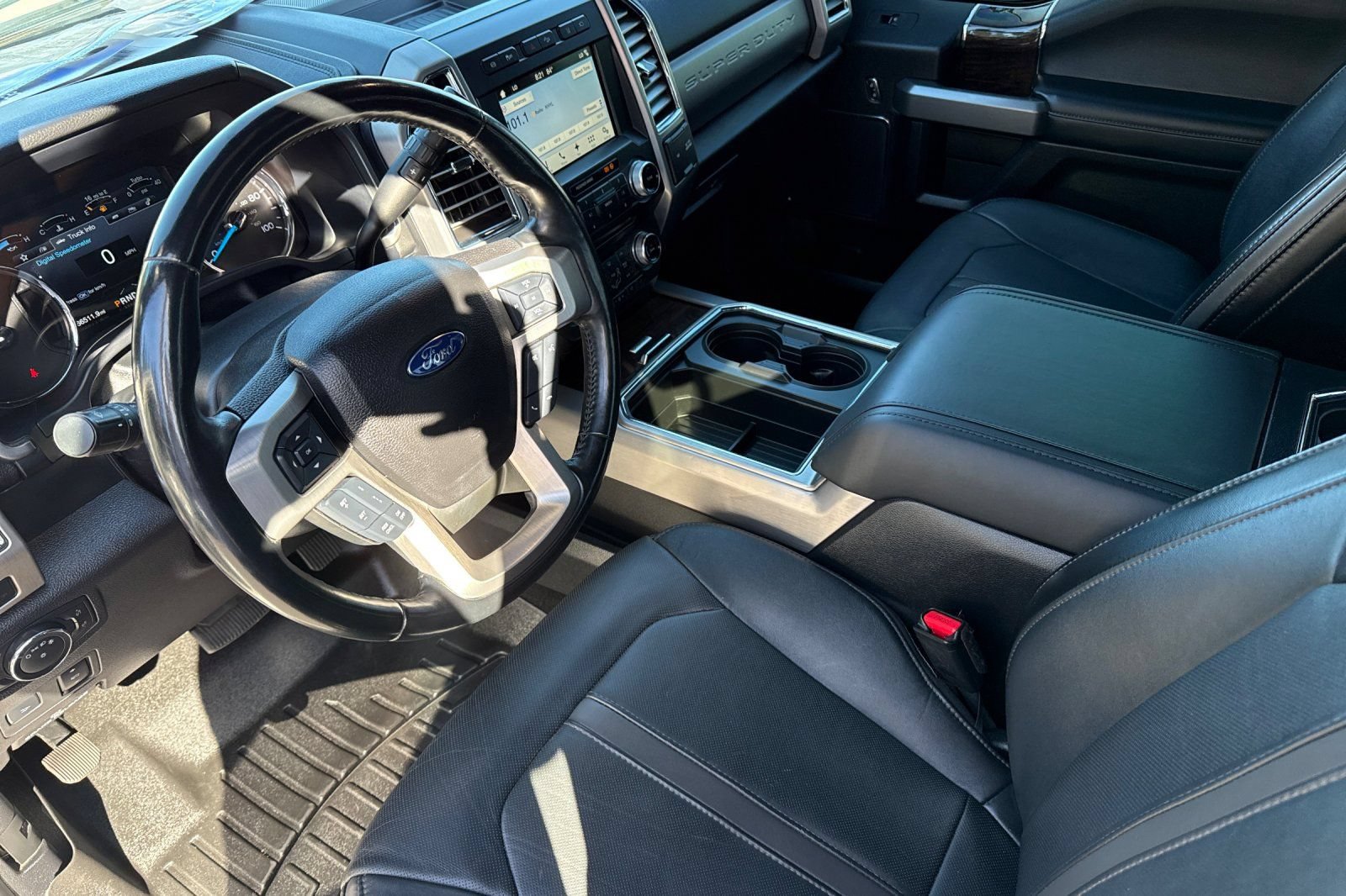 Certified 2017 Ford F250 Platinum w/ Platinum Ultimate Package AWD/4WD image 11