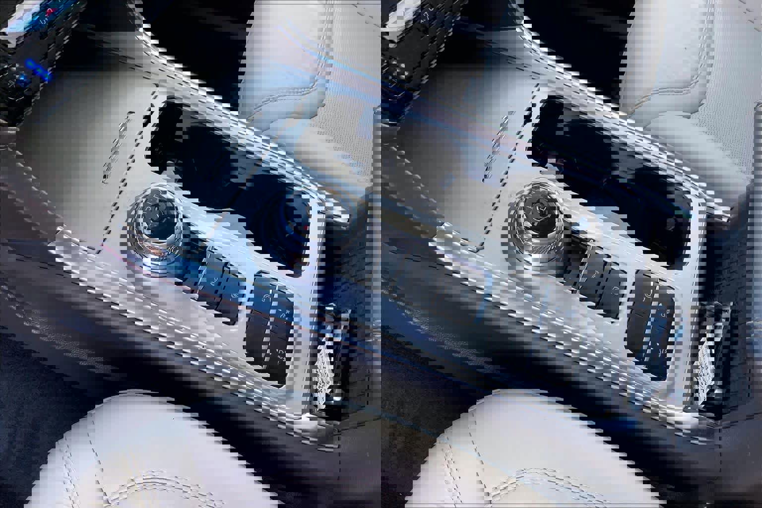 Certified 2022 Ford Explorer Platinum w/ Technology Package image 16