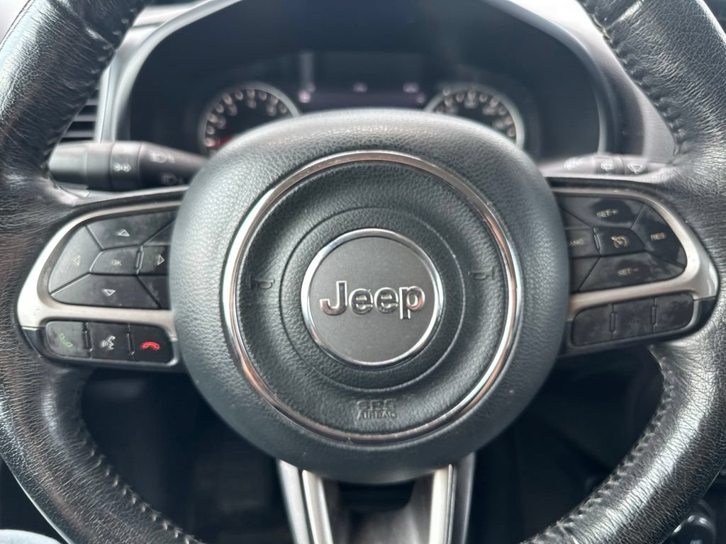 Used 2022 Jeep Renegade Latitude AWD/4WD image 34