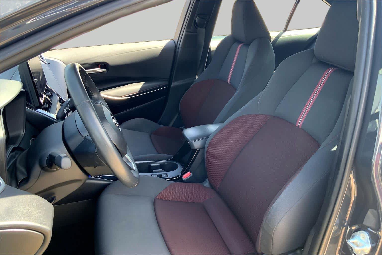 Used 2024 Toyota Corolla SE FWD image 8