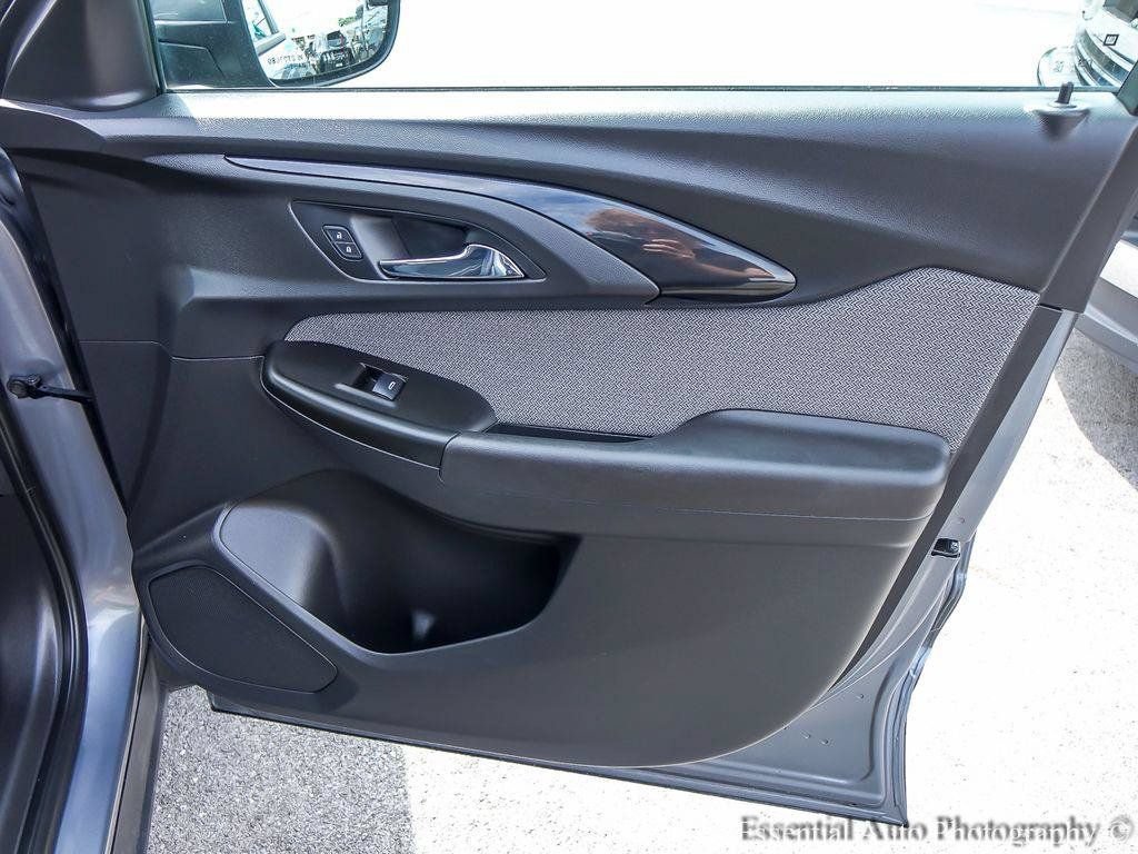 Used 2021 Chevrolet TrailBlazer LT w/ Convenience Package FWD image 22