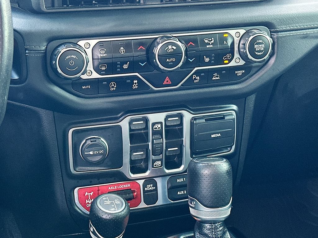Used 2024 Jeep Gladiator Mojave AWD/4WD image 14