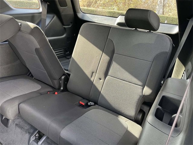 Used 2022 Chevrolet Traverse LT image 17