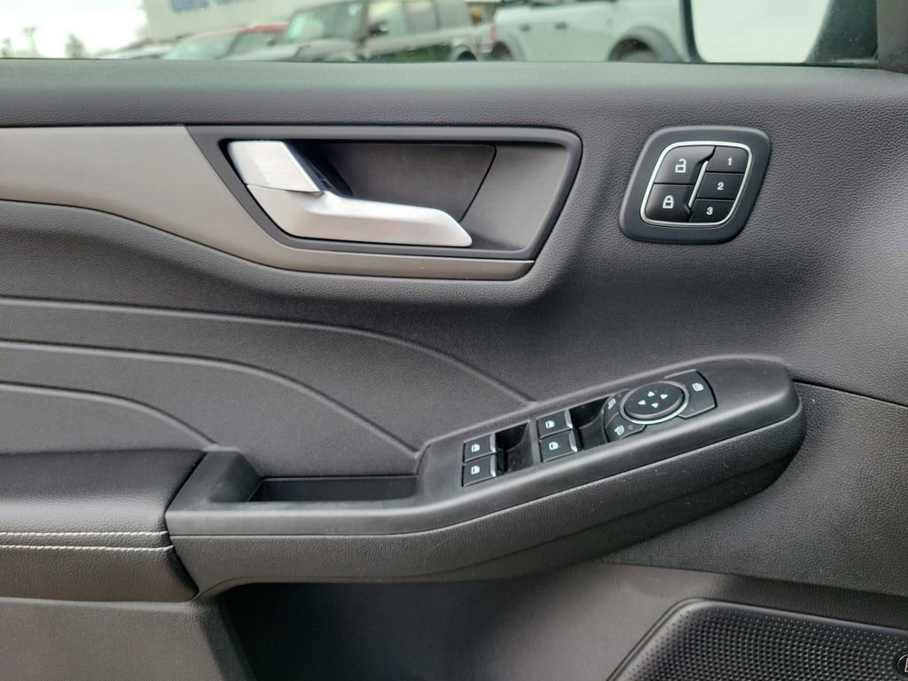 Certified 2023 Ford Escape Active w/ Tech Pack #2 image 18