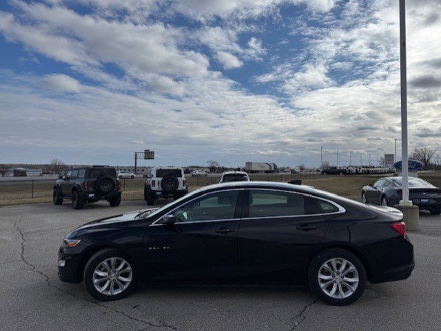 Used 2023 Chevrolet Malibu LT image 2
