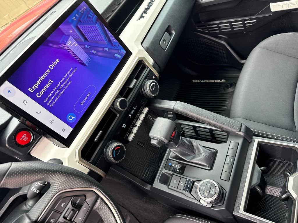 Used 2024 Toyota Tacoma TRD Off-Road AWD/4WD image 15