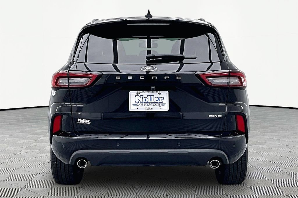 Certified 2025 Ford Escape ST-Line Elite AWD/4WD image 4