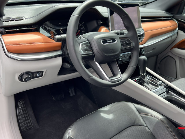 Used 2023 Jeep Compass Limited AWD/4WD image 17