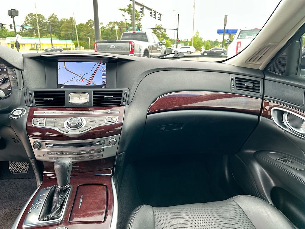 Used 2018 INFINITI Q70 Luxe w/ Proactive Package AWD/4WD image 20